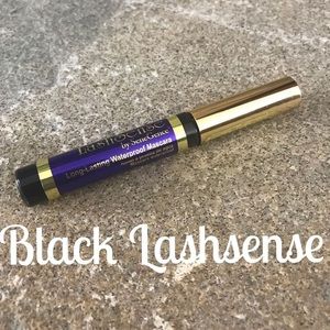Black Lashsense Mascara 🖤